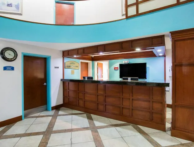 Howard Johnson by Wyndham Evansville East hotel detail image 2