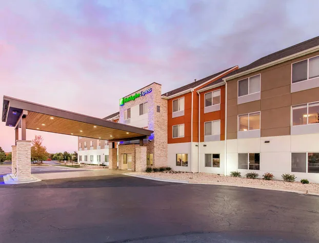 Holiday Inn Express & Suites Chicago West - St Charles by IHG hotel detail image 2