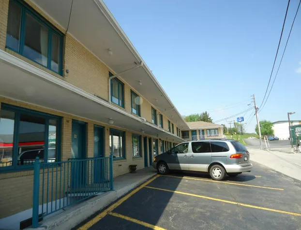 Budget Host Inn Somerset hotel detail image 2