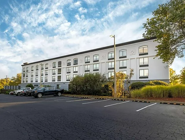 Wingate by Wyndham Charlotte Speedway/Concord hotel detail image 3