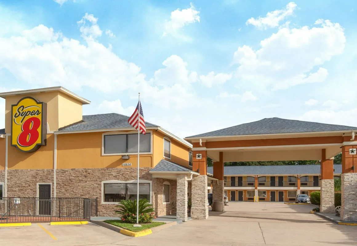 Super 8 by Wyndham Houston/Willowbrook/Hwy 249 hotel hero