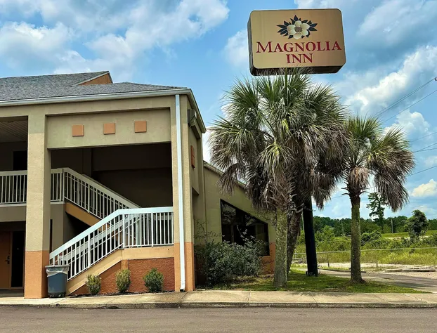 Magnolia Inn Townhouse Hattiesburg MS I-59 hotel detail image 1