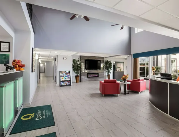 Quality Suites Tulsa I-44 hotel detail image 3