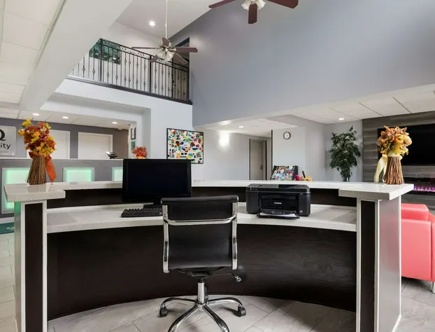 Quality Suites Tulsa I-44 hotel detail image 4