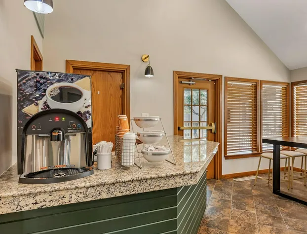 MainStay Suites Springfield South - Battlefield Rd hotel detail image 2