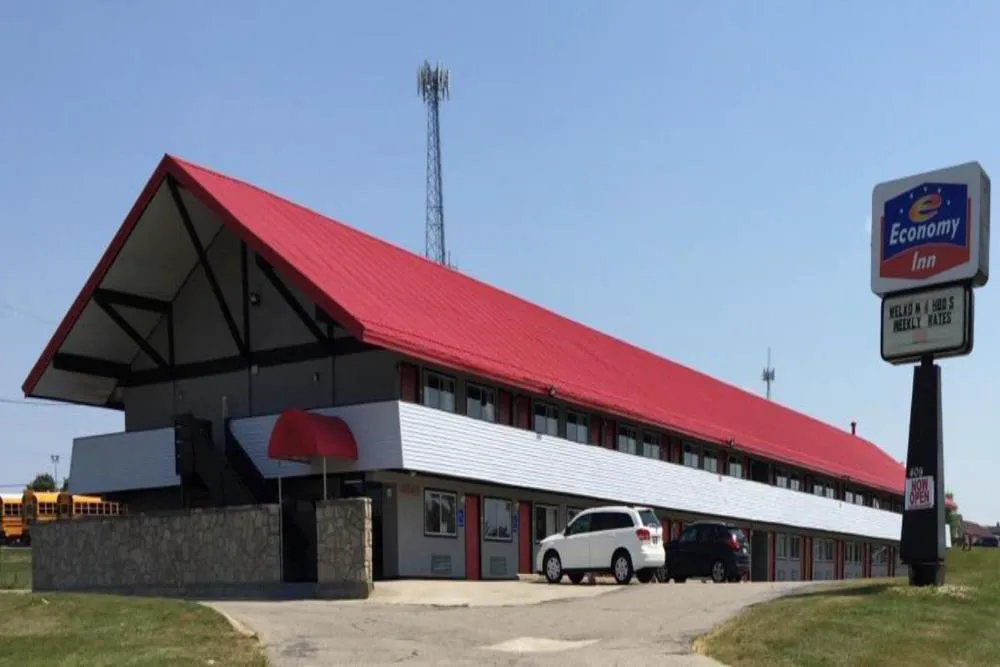 Economy Inn of Holland hotel hero