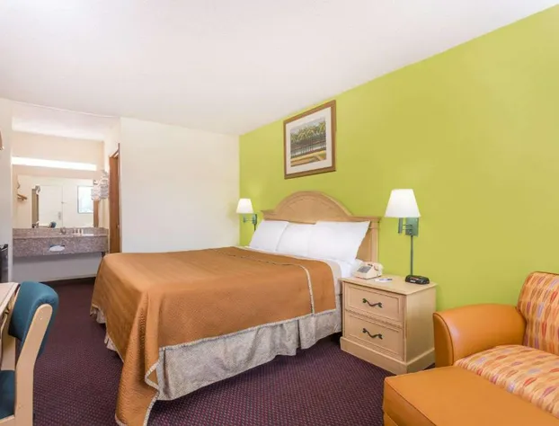 Travelodge by Wyndham Cordele hotel detail image 1