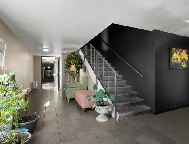 Americas Best Value Inn Lincoln Airport hotel detail image 4