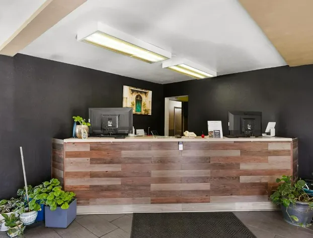 Americas Best Value Inn Lincoln Airport hotel detail image 3