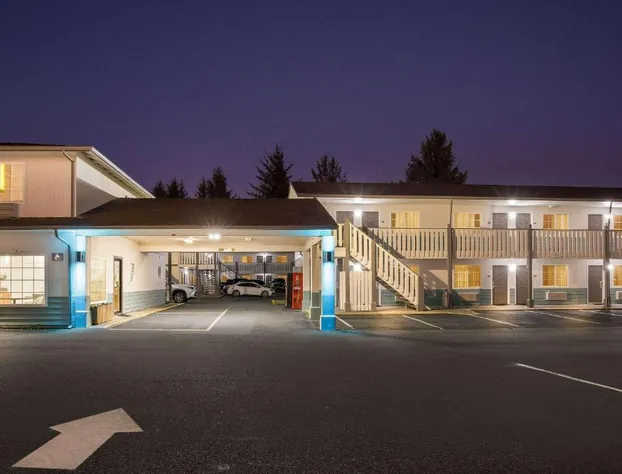 Super 8 by Wyndham Crescent City hotel detail image 3