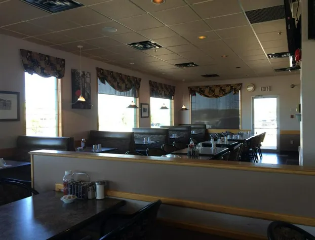 Super 8 by Wyndham Drayton Valley hotel detail image 4