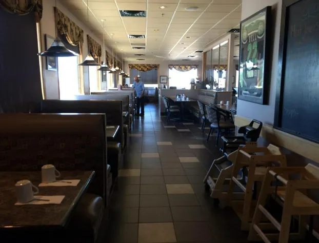 Super 8 by Wyndham Drayton Valley hotel detail image 4