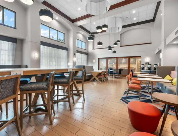 Hampton Inn & Suites St. Louis/South I-55 hotel detail image 4