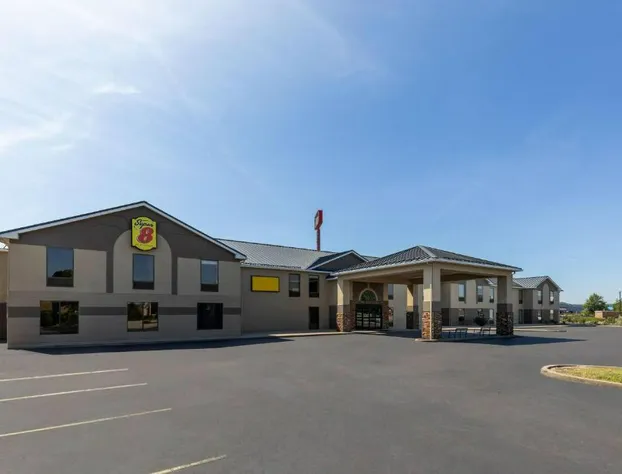 Super 8 by Wyndham Shepherdsville / Louisville South I65 hotel detail image 2