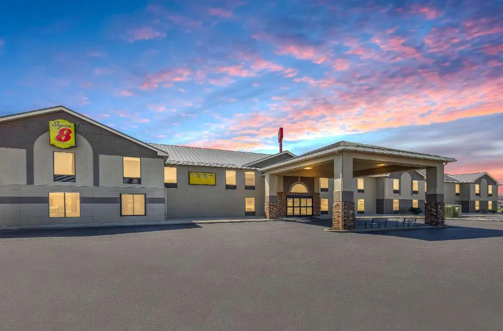 Super 8 by Wyndham Shepherdsville / Louisville South I65 hotel hero