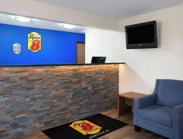 Super 8 by Wyndham Dyersville near Field of Dreams hotel detail image 3