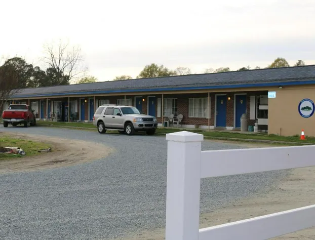 Four Oaks Lodging & RV Resort hotel detail image 1