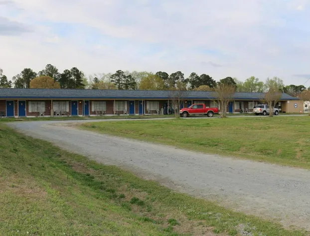 Four Oaks Lodging & RV Resort hotel detail image 2