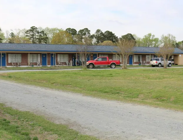 Four Oaks Lodging & RV Resort hotel detail image 3