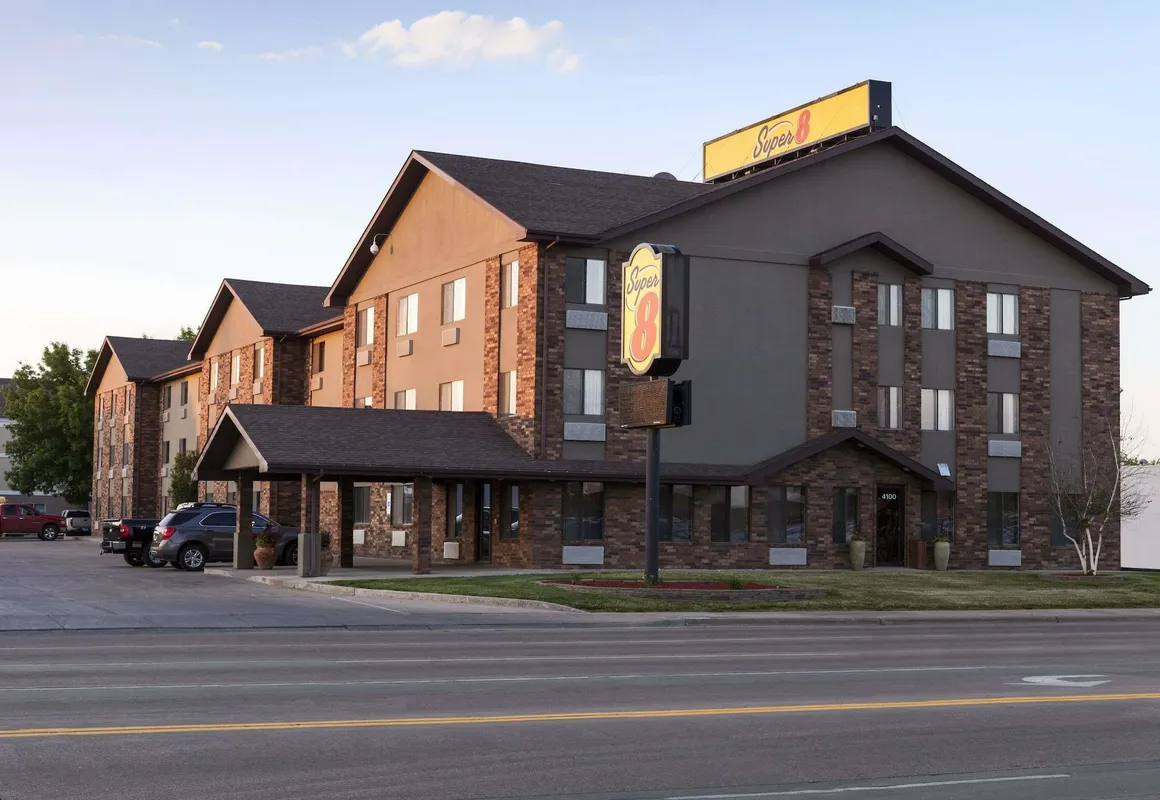 Super 8 by Wyndham Sioux Falls/41st Street hotel hero