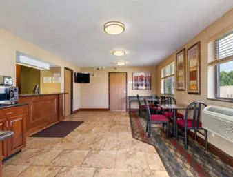 Super 8 by Wyndham Ripley hotel detail image 3