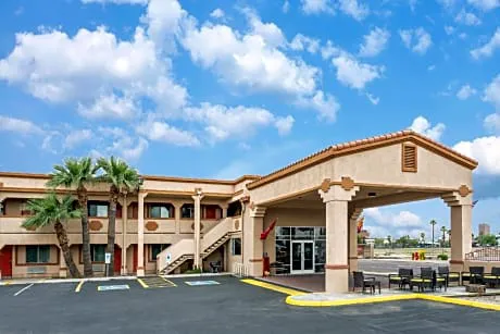 Super 8 by Wyndham Phoenix Downtown hotel detail image 2