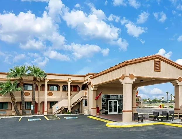 Super 8 by Wyndham Phoenix Downtown hotel detail image 3