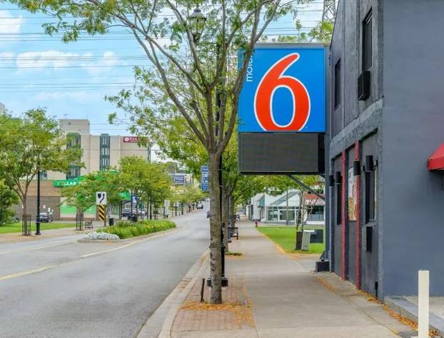 Motel 6 Niagara Falls, ON – Near the Falls hotel detail image 2