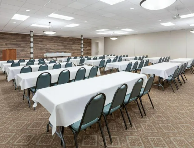 Baymont by Wyndham Jamestown Conference Center & Water Park hotel detail image 2