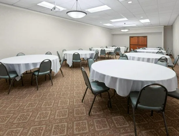 Baymont by Wyndham Jamestown Conference Center & Water Park hotel detail image 3