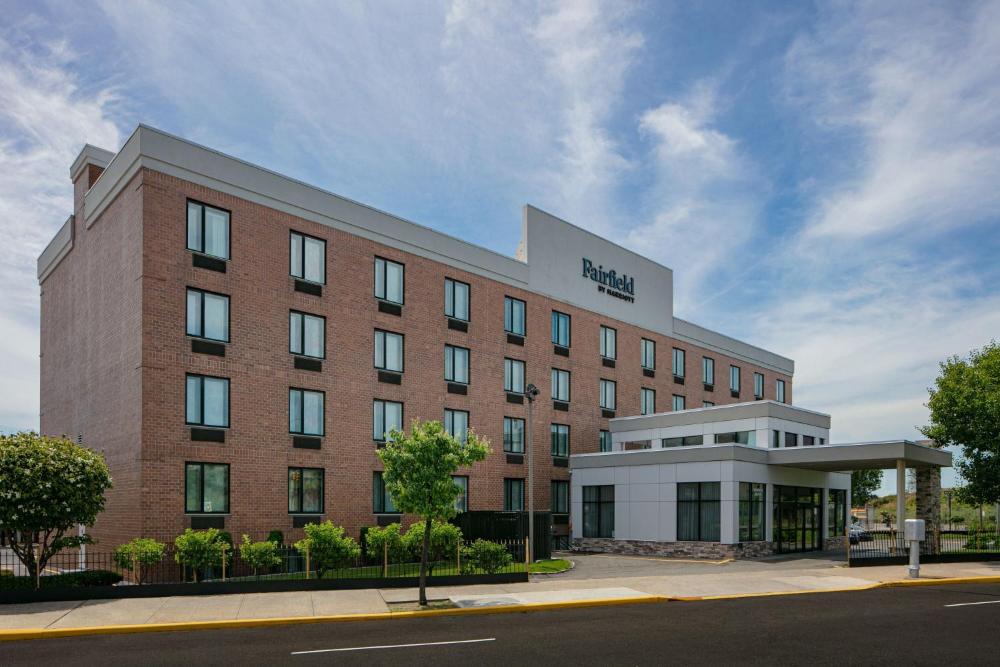 Fairfield Inn by Marriott JFK Airport hotel hero