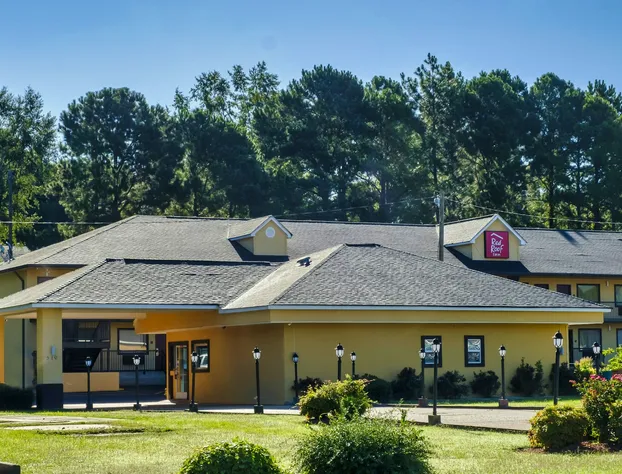 Red Roof Inn Columbus, MS hotel detail image 2