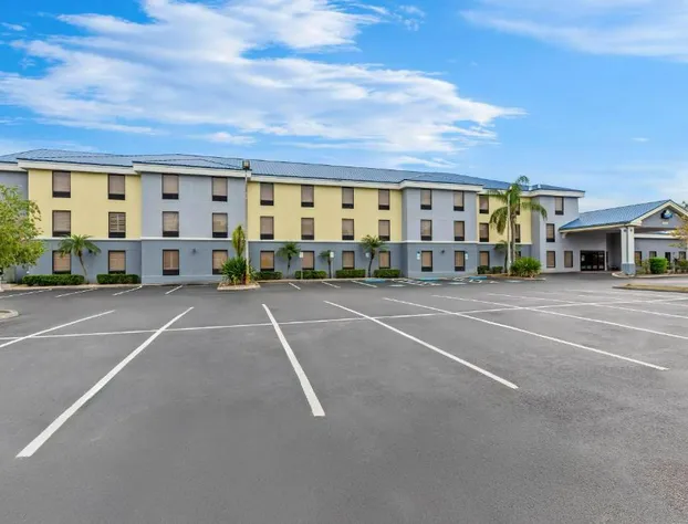 Days Inn & Suites by Wyndham Lakeland hotel detail image 2