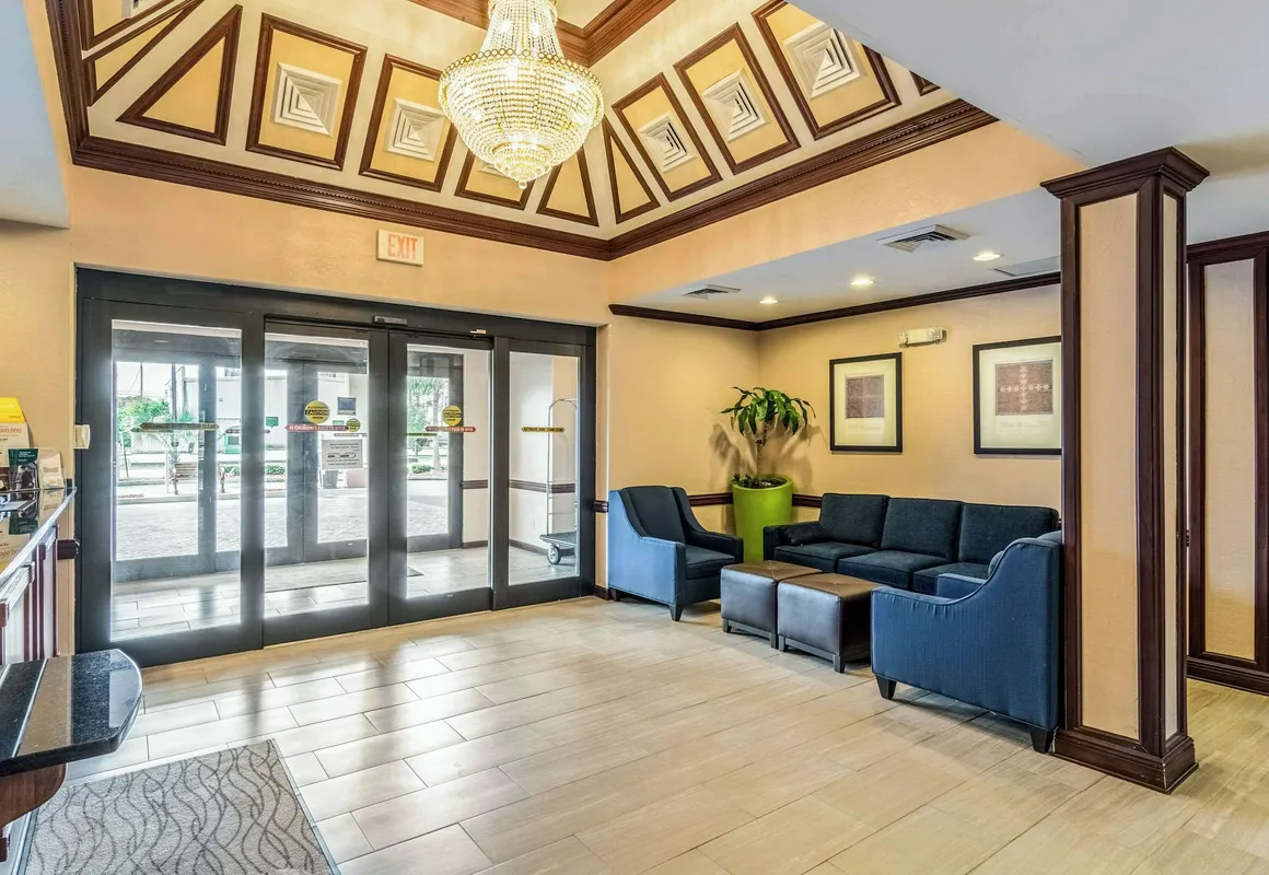 Comfort Inn & Suites Panama City North hotel hero