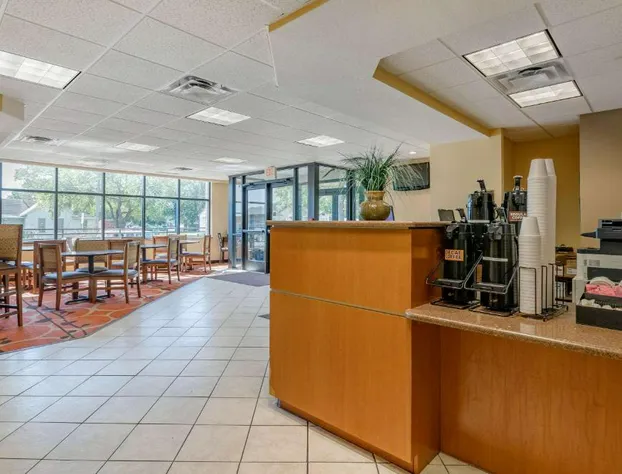 Econo Lodge Inn & Suites Des Moines Fairgrounds Area hotel detail image 4