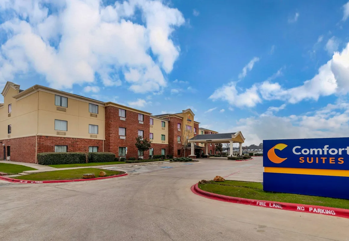 Comfort Suites Ennis hotel hero