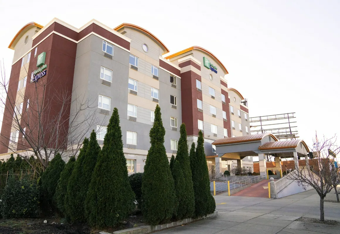 Holiday Inn Express Maspeth by IHG hotel hero