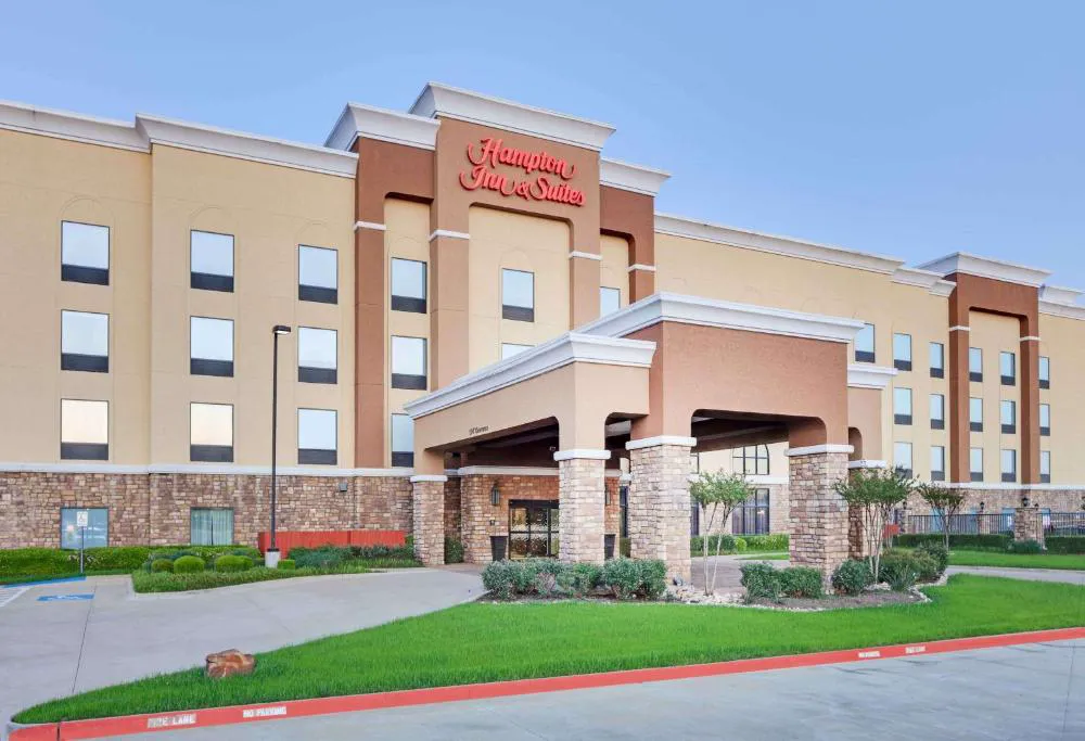 Hampton Inn & Suites Dallas-Arlington-South hotel hero