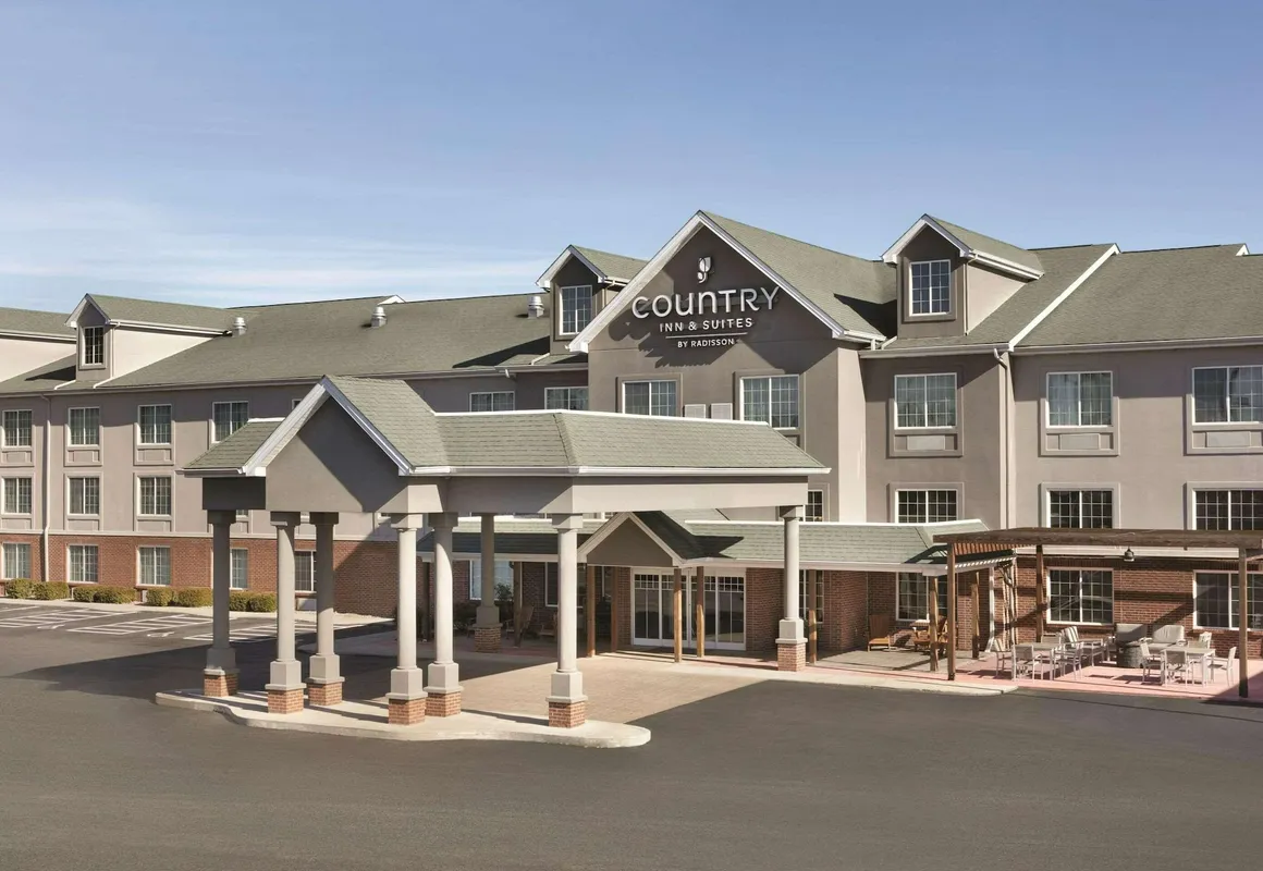 Country Inn & Suites by Radisson, London, KY hotel hero