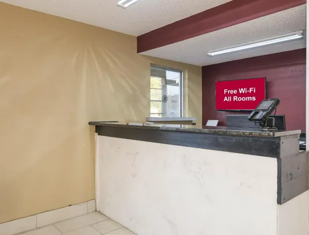 Red Roof Inn Acworth - Emerson/ LakePoint South hotel detail image 2