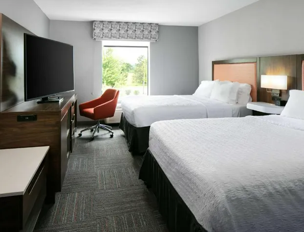 Hampton Inn & Suites West Bend hotel detail image 3