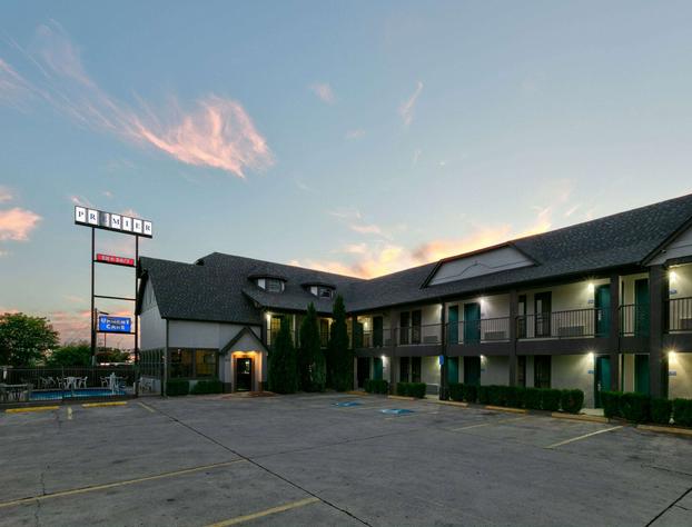 Howard Johnson by Wyndham San Marcos hotel detail image 3