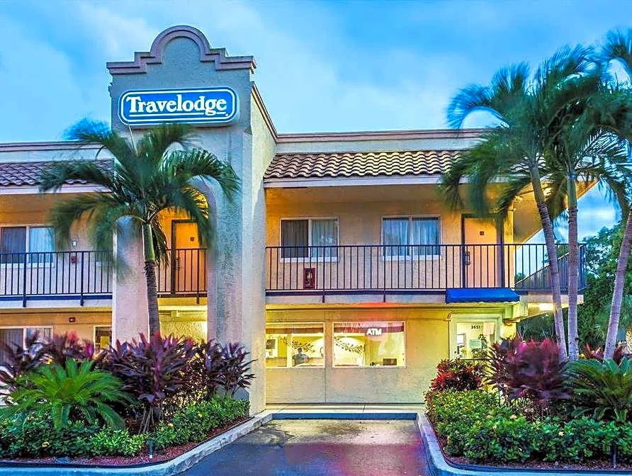 Motel 6 Riviera Beach, FL hotel hero