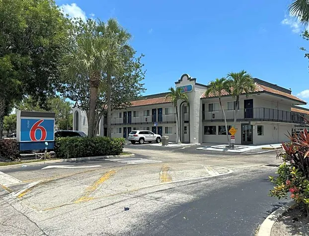 Motel 6 Riviera Beach, FL hotel detail image 3