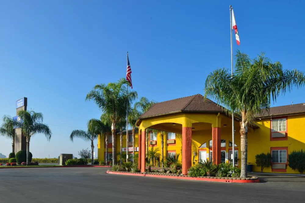 Americas Best Value Inn & Suites Madera hotel hero