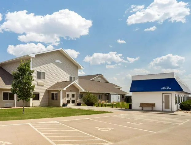 Travelodge by Wyndham Bill WY Thunder Basin Ntl Grassland hotel detail image 1