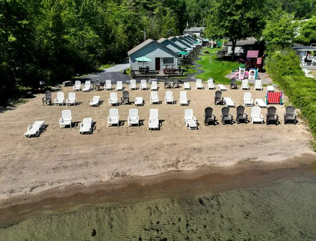 Lake George Diamond Cove hotel detail image 3