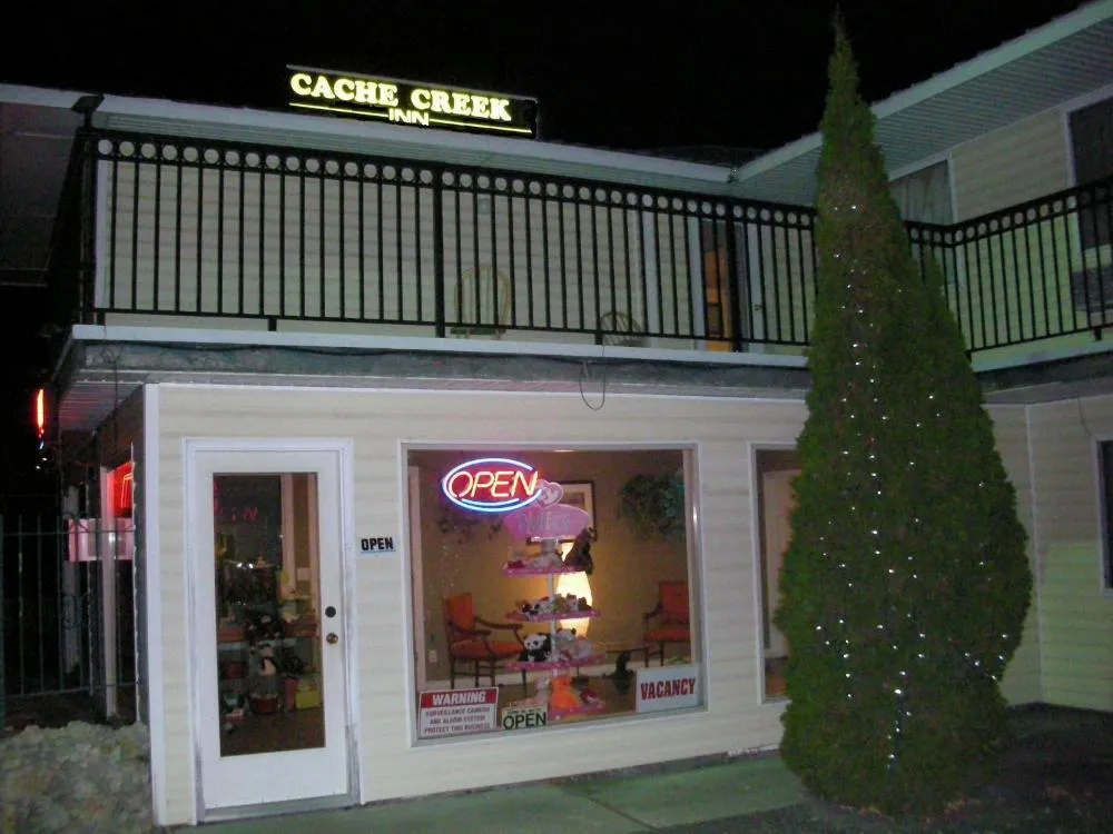 Cache Creek Inn hotel hero