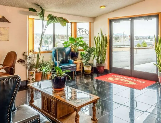 Econo Lodge Inn & Suites Madras hotel detail image 3