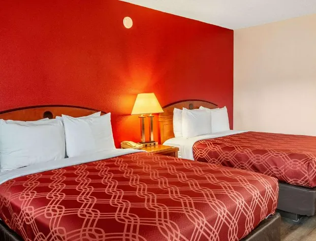 Econo Lodge Inn & Suites Madras hotel detail image 4